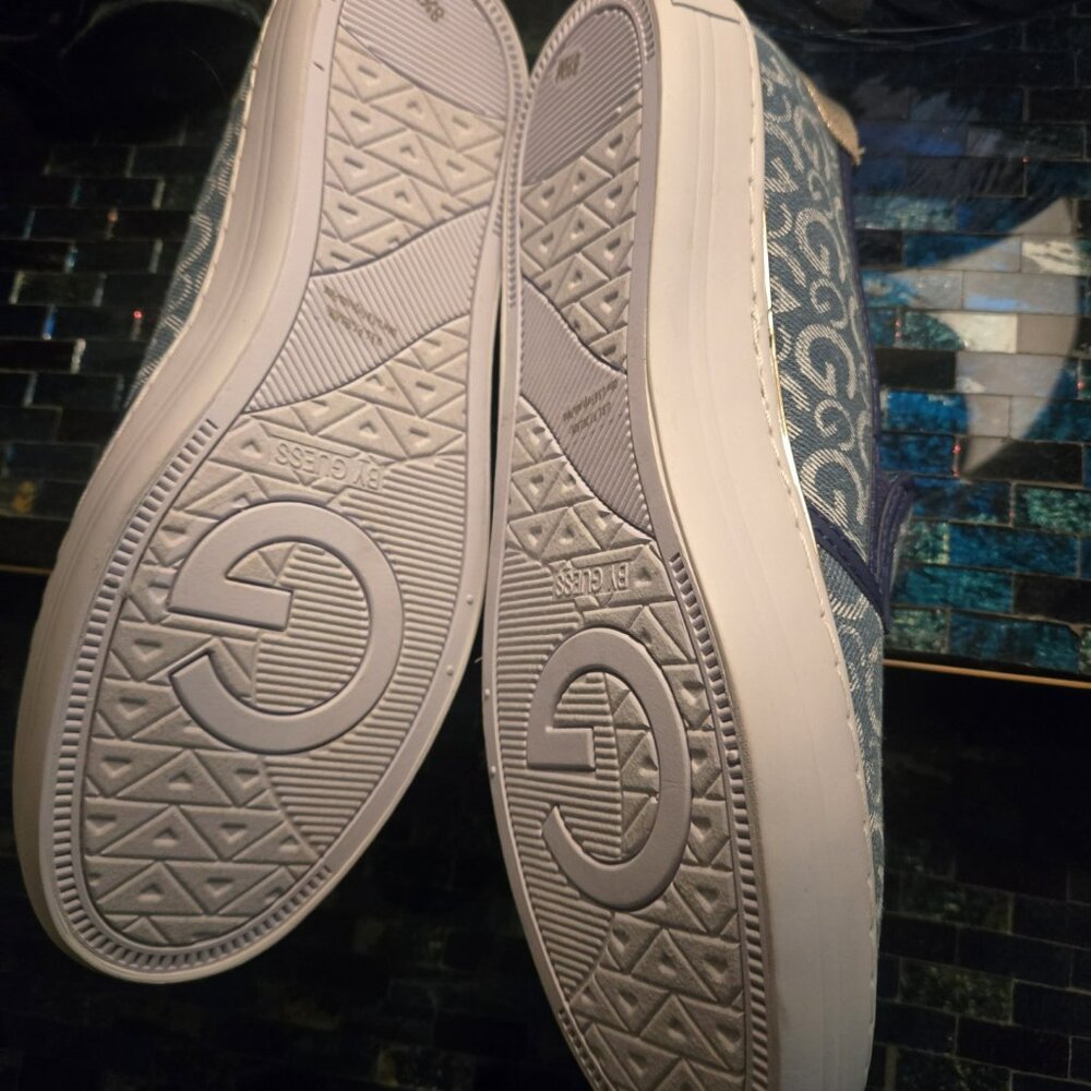 Women's GBG Canvas Sneakers size 8.5m never worn - Picture 3 of 4